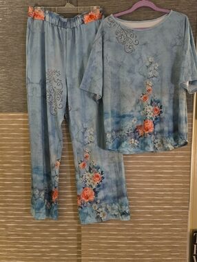 Blue Floral Women's Pantsuit - Short Sleeve Top & Pants